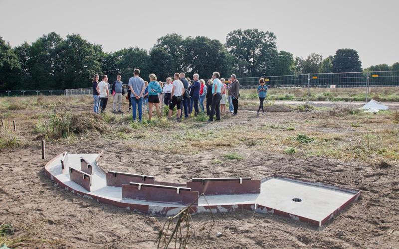 Old and new neighbours on the site of Take 2: Construct and Organise the Mini Golf Grand Prix during the Summer School Building a Proposition for Future Activities.